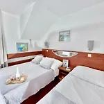 Chomiczowka Bed & Breakfast 3*